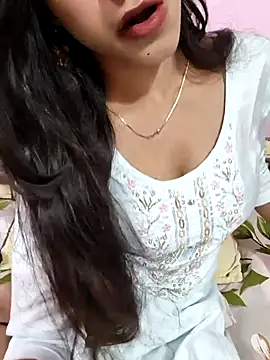 Snapshot of Yours-Zeenat chatting on April 7, 2026, 10:06 am Yours-Zeenat online show from April 7, 2026, 10:06 am