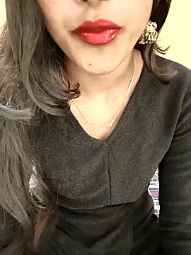 Snapshot of Yours-Zeenat chatting on April 14, 2026, 4:17 am Yours-Zeenat online show from April 14, 2026, 4:17 am