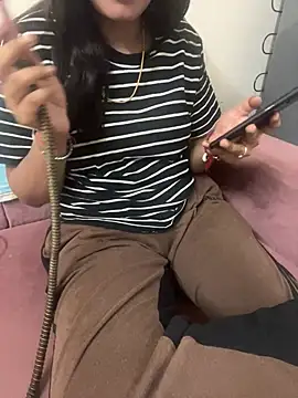 Snapshot of geetanjali_singh chatting on May 1, 2026, 4:12 pm geetanjali singh online show from May 1, 2026, 4:12 pm