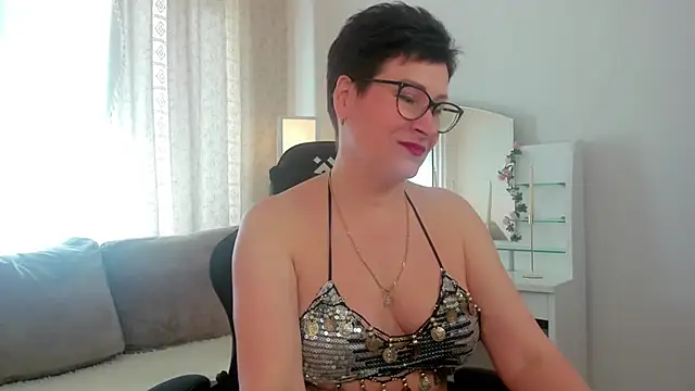 Snapshot of JennyMons chatting on May 5, 2026, 8:28 am JennyMons online show from May 5, 2026, 8:28 am