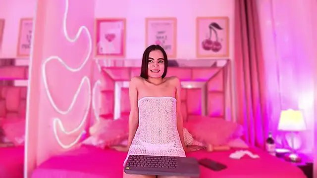 Sophieh Sweet online show from January 8, 2026, 10:21 am