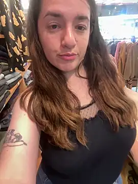 Snapshot of lele202526 chatting on April 15, 2026, 5:28 pm lele202526 online show from April 15, 2026, 5:28 pm