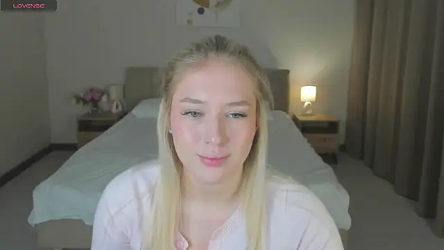 Snapshot of ChloeAlba chatting on January 12, 2026, 4:08 am ChloeAlba online show from January 12, 2026, 4:08 am