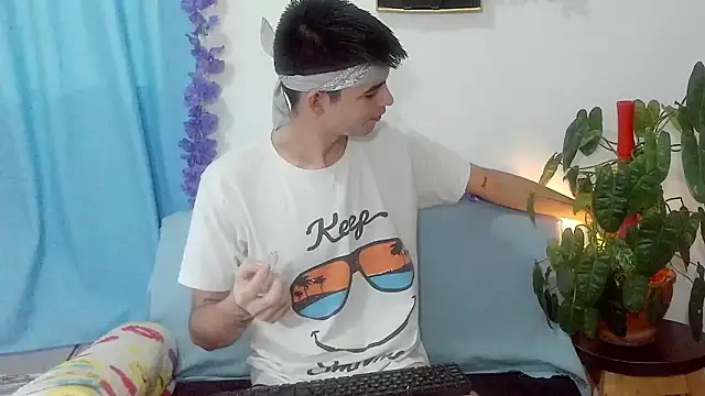 nico22love online show from February 20, 2026, 3:25 pm