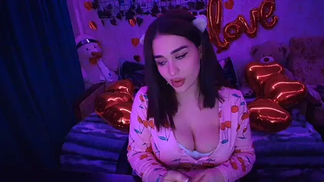 Snapshot of AlisiaRose chatting on February 15, 2026, 11:03 pm AlisiaRose online show from February 15, 2026, 11:03 pm