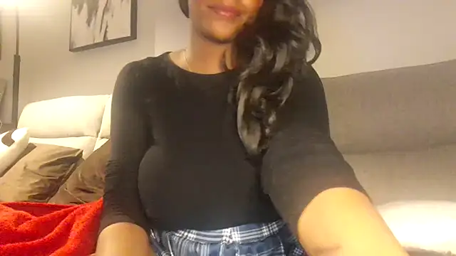 Snapshot of taliablackrose chatting on January 14, 2026, 1:53 am taliablackrose online show from January 14, 2026, 1:53 am