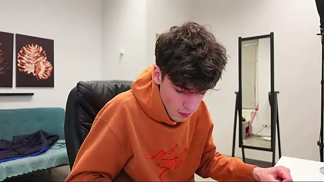 Daniel Shawnn online show from April 30, 2026, 8:05 pm