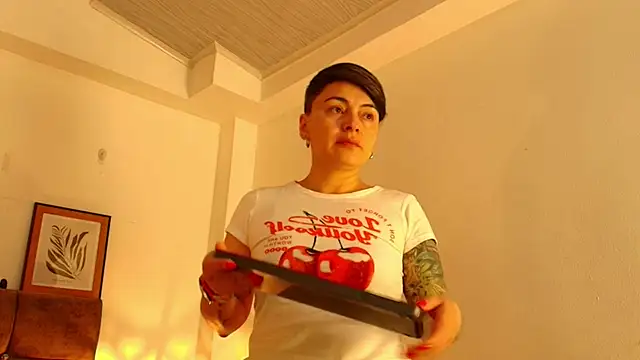 kat paradise online show from April 8, 2026, 11:44 am