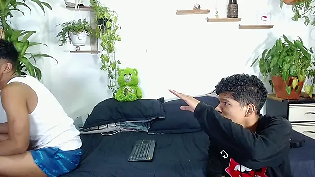 Snapshot of Interracial_Snow_Bunny chatting on February 12, 2026, 11:15 pm Interracial Snow Bunny online show from February 12, 2026, 11:15 pm