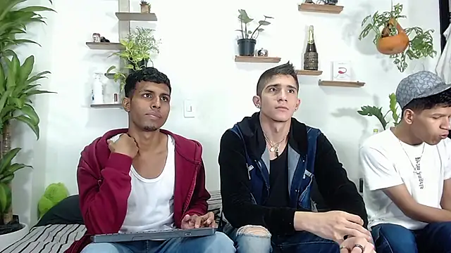 Snapshot of Interracial_Snow_Bunny chatting on February 2, 2026, 11:26 pm Interracial Snow Bunny online show from February 2, 2026, 11:26 pm