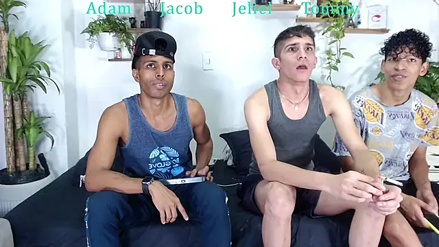 Snapshot of Interracial_Snow_Bunny chatting on January 10, 2026, 10:16 pm Interracial Snow Bunny online show from January 10, 2026, 10:16 pm