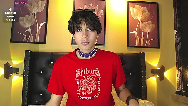 Derenn  online show from February 9, 2026, 10:02 am