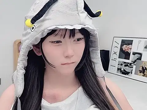 Snapshot of lnua-lnua chatting on January 13, 2026, 2:21 pm lnua-lnua online show from January 13, 2026, 2:21 pm