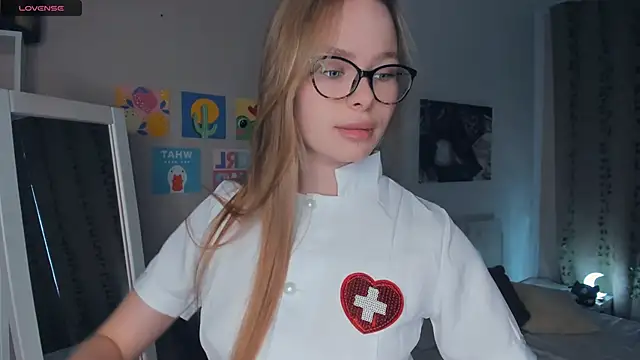 Snapshot of Icehoneybyte chatting on January 7, 2026, 7:24 am Icehoneybyte online show from January 7, 2026, 7:24 am