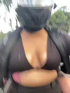 Scarlet auraa online show from February 18, 2026, 10:28 pm