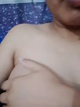 himu30283 online show from February 19, 2026, 3:42 pm