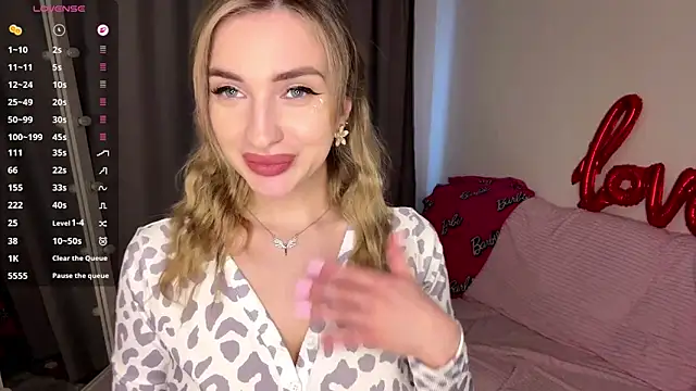 Snapshot of _ViviV_ chatting on April 9, 2026, 9:04 am ViviV online show from April 9, 2026, 9:04 am