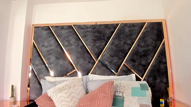 Snapshot of Chloe_Connor chatting on February 20, 2026, 12:51 am Chloe Connor online show from February 20, 2026, 12:51 am