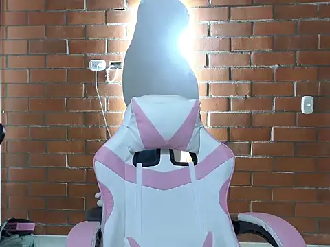 Daphne Grayy online show from April 14, 2026, 10:31 am