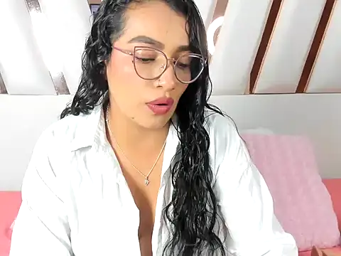 Snapshot of MiaKleinX chatting on May 15, 2026, 11:36 pm MiaKleinX online show from May 15, 2026, 11:36 pm