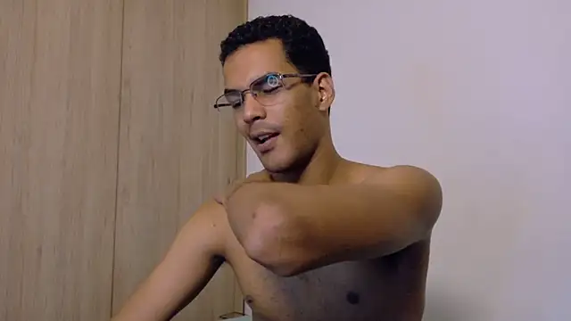 Snapshot of Pikashu7u7 chatting on February 17, 2026, 3:04 am Pikashu7u7 online show from February 17, 2026, 3:04 am