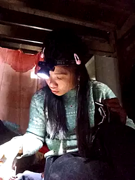 Snapshot of Hiniyk2 chatting on February 2, 2026, 2:21 am Hiniyk2 online show from February 2, 2026, 2:21 am