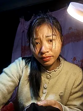 Snapshot of Hiniyk2 chatting on February 3, 2026, 6:22 am Hiniyk2 online show from February 3, 2026, 6:22 am