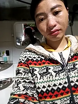 Snapshot of Hiniyk2 chatting on January 6, 2026, 2:04 am Hiniyk2 online show from January 6, 2026, 2:04 am