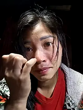 Snapshot of Hiniyk2 chatting on February 11, 2026, 1:33 pm Hiniyk2 online show from February 11, 2026, 1:33 pm