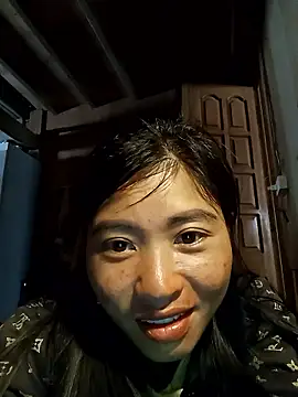 Snapshot of Hiniyk2 chatting on January 13, 2026, 4:49 am Hiniyk2 online show from January 13, 2026, 4:49 am