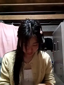 Snapshot of Hiniyk2 chatting on February 4, 2026, 12:44 pm Hiniyk2 online show from February 4, 2026, 12:44 pm