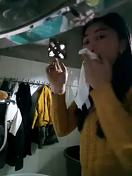 Snapshot of Hiniyk2 chatting on February 5, 2026, 1:01 am Hiniyk2 online show from February 5, 2026, 1:01 am