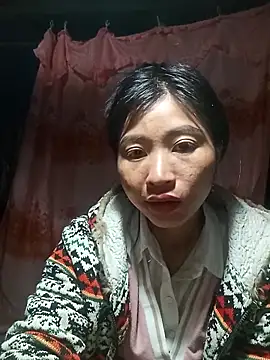 Snapshot of Hiniyk2 chatting on February 10, 2026, 3:27 am Hiniyk2 online show from February 10, 2026, 3:27 am