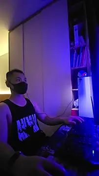 Snapshot of OnlyHand9x chatting on March 20, 2026, 5:03 pm OnlyHand9x online show from March 20, 2026, 5:03 pm