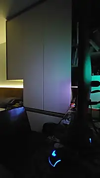 Snapshot of OnlyHand9x chatting on March 13, 2026, 5:51 pm OnlyHand9x online show from March 13, 2026, 5:51 pm