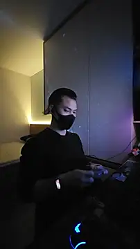 Snapshot of OnlyHand9x chatting on March 9, 2026, 6:11 pm OnlyHand9x online show from March 9, 2026, 6:11 pm