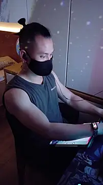 Snapshot of OnlyHand9x chatting on April 16, 2026, 3:57 pm OnlyHand9x online show from April 16, 2026, 3:57 pm