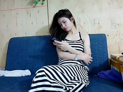 Snapshot of Navy_Vina chatting on April 23, 2026, 6:09 am Navy Vina online show from April 23, 2026, 6:09 am