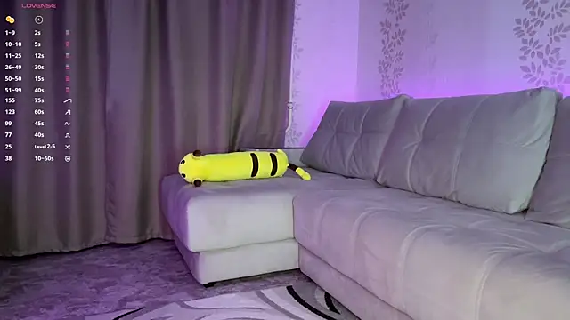 Snapshot of BlondeBun chatting on April 3, 2026, 4:35 pm BlondeBun online show from April 3, 2026, 4:35 pm