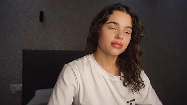 linclars online show from April 6, 2026, 1:12 pm