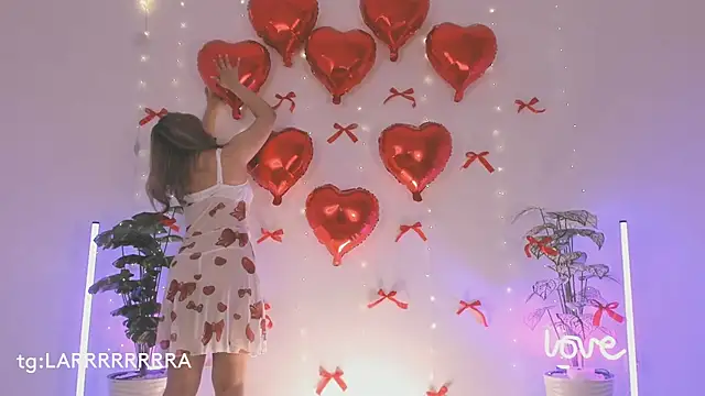 Snapshot of larabae chatting on February 14, 2026, 8:20 pm larabae online show from February 14, 2026, 8:20 pm