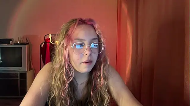 ZoraDearmon online show from February 10, 2026, 9:14 pm