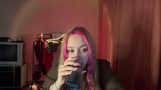 ZoraDearmon online show from February 6, 2026, 9:11 pm