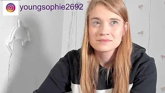 YoungSophie online show from May 19, 2026, 3:08 pm