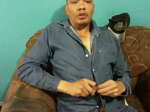 latinomoreno95 online show from February 6, 2026, 5:20 pm