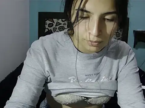 Snapshot of Emily_Gree chatting on May 16, 2026, 2:10 am Emily Gree online show from May 16, 2026, 2:10 am