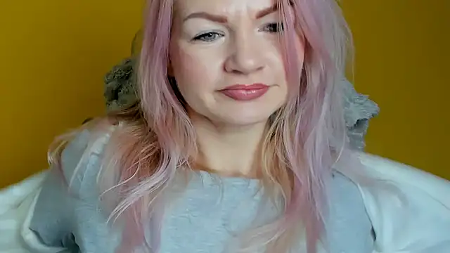 Snapshot of Madonna_Fire chatting on January 18, 2026, 12:30 pm Madonna Fire online show from January 18, 2026, 12:30 pm