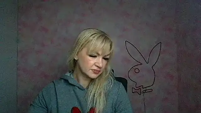 Snapshot of Madonna_Fire chatting on March 18, 2026, 1:24 pm Madonna Fire online show from March 18, 2026, 1:24 pm