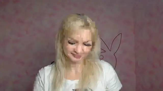 Snapshot of Madonna_Fire chatting on April 4, 2026, 5:58 am Madonna Fire online show from April 4, 2026, 5:58 am