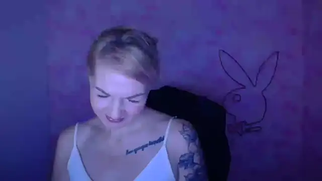 Snapshot of Madonna_Fire chatting on January 9, 2026, 12:45 pm Madonna Fire online show from January 9, 2026, 12:45 pm